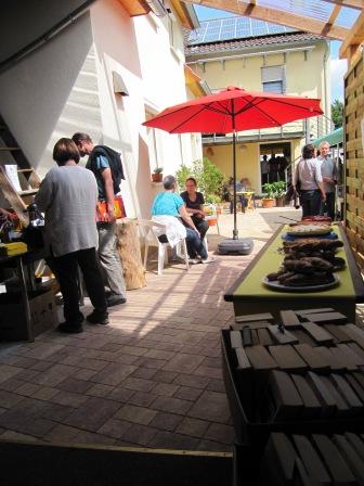 Ein sch&ouml;nes Sommerfest im Hof der Buchhandlung 1.