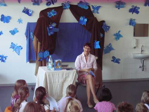 Die Kinder bastelten mit eine phantastische Schmetterlingsh&ouml;hle.